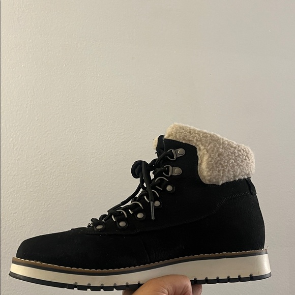 White Mountain Cozy Black Faux Suede Hiking Boots Sherpa Lined Size 10 - Picture 2 of 5